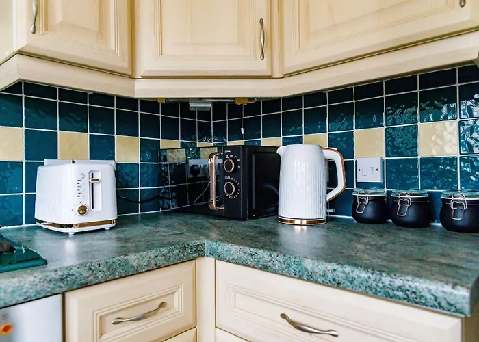 Hylton House - Spacious Home, Private Parking, Nxt To Nissan, A19, Crownworks & Stadium Of Light, Garden
