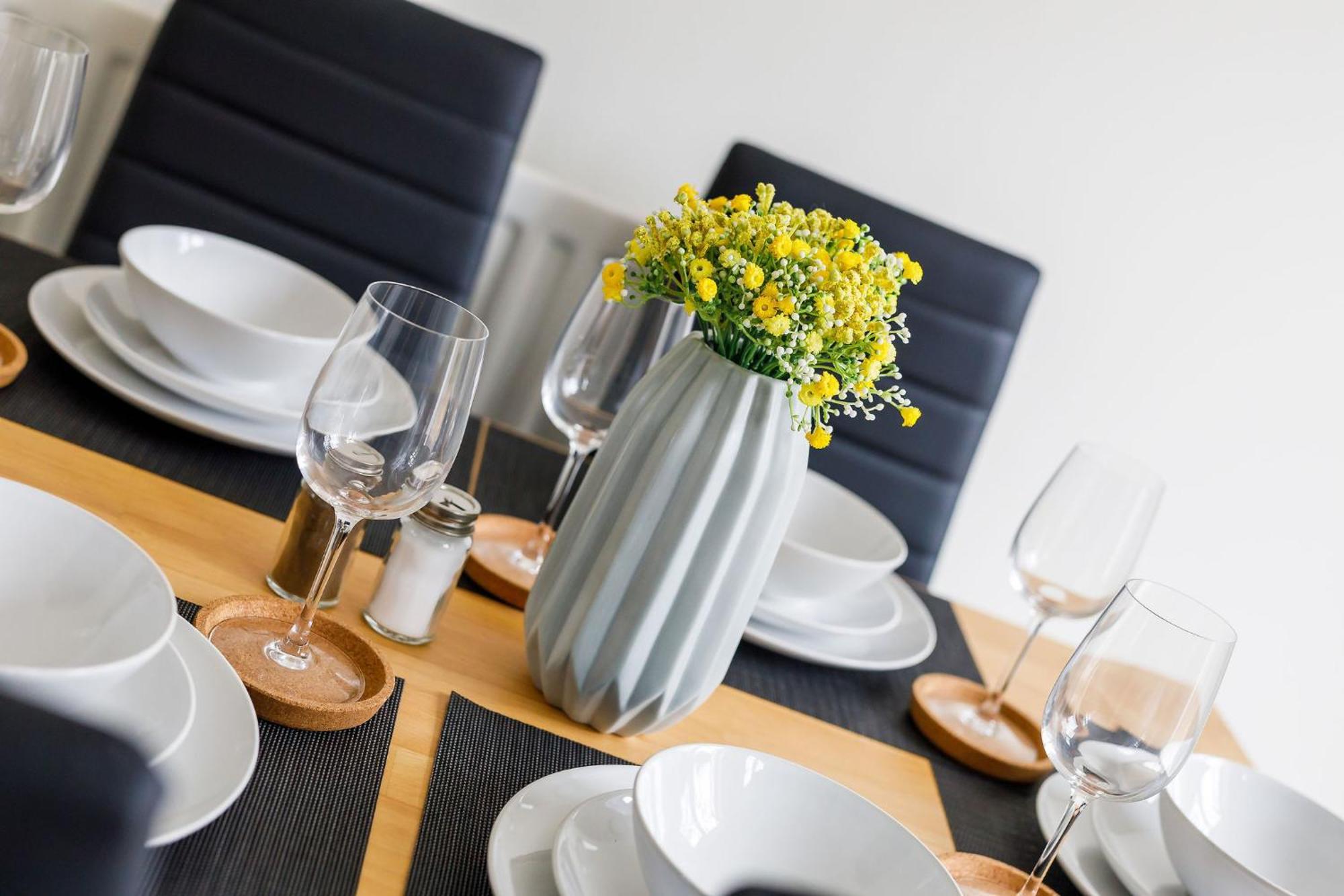 Apartment Hylton House - Spacious Home, Private Parking, Nxt To Nissan, A19, Crownworks & Stadium Of Light, Garden Sunderland (Tyne and Wear)