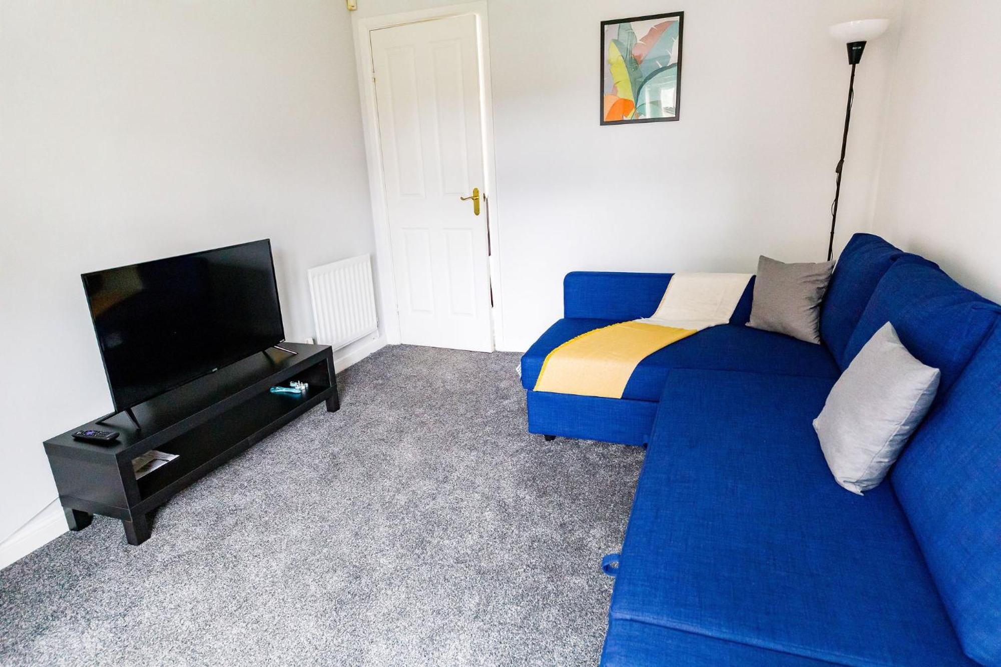 Hylton House - Spacious Home, Private Parking, Nxt To Nissan, A19, Crownworks & Stadium Of Light, Garden Sunderland (Tyne and Wear)