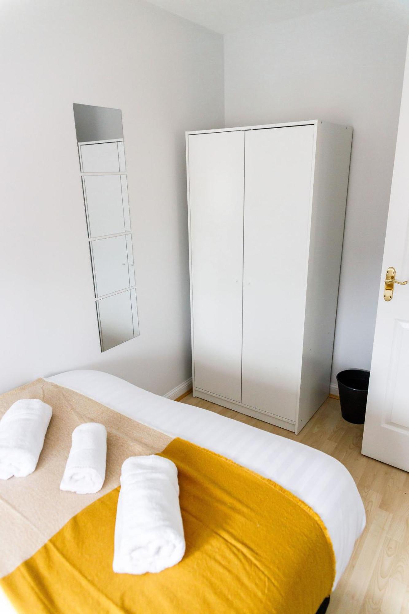 Apartment Hylton House - Spacious Home, Private Parking, Nxt To Nissan, A19, Crownworks & Stadium Of Light, Garden