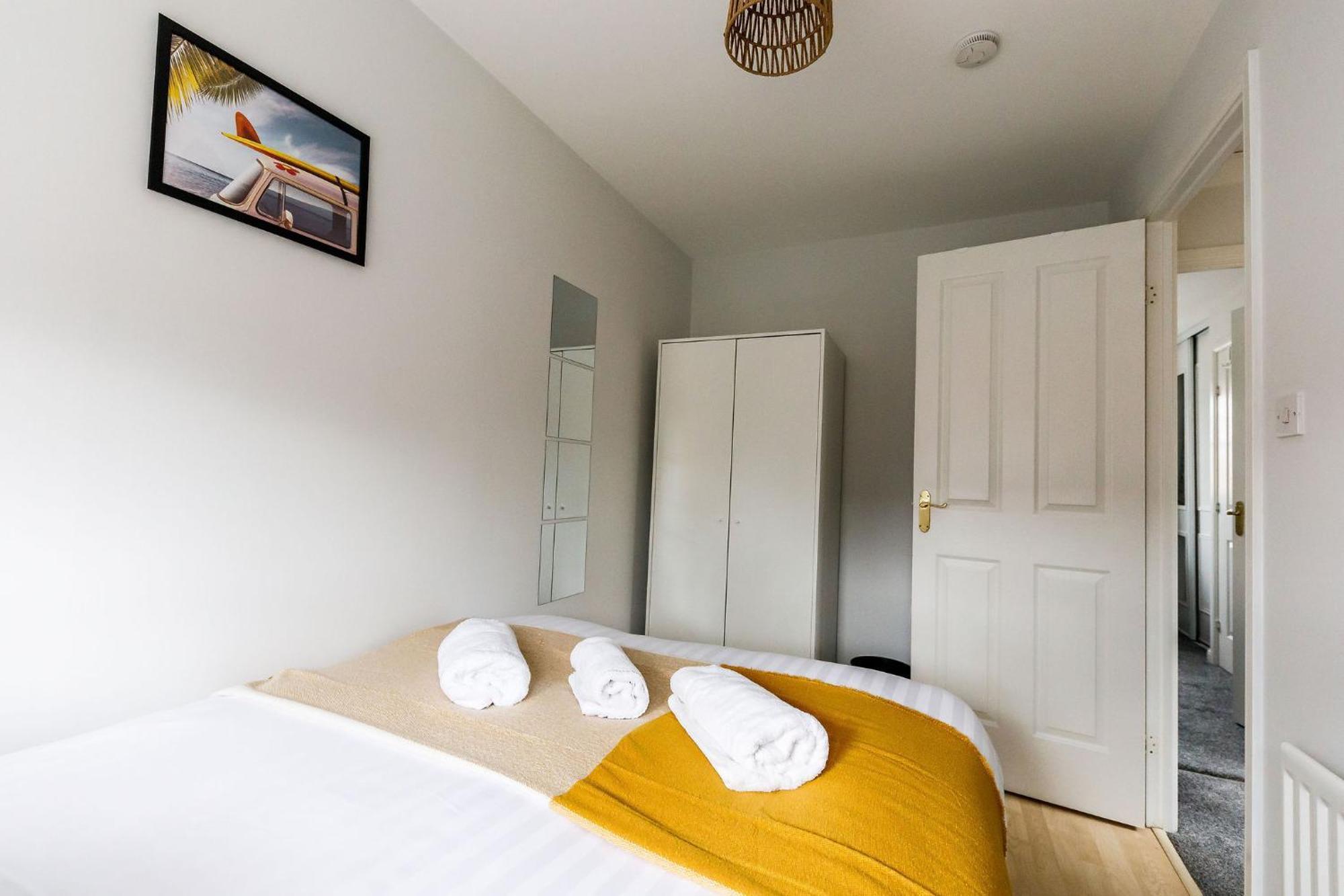 Hylton House - Spacious Home, Private Parking, Nxt To Nissan, A19, Crownworks & Stadium Of Light, Garden Sunderland (Tyne and Wear)